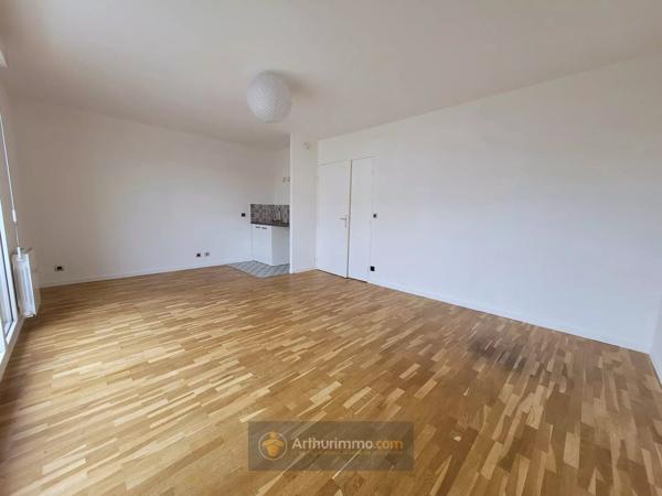 Location                                                      Appartement
                        
                     1 pièces                      28 m2                     à Eaubonne
