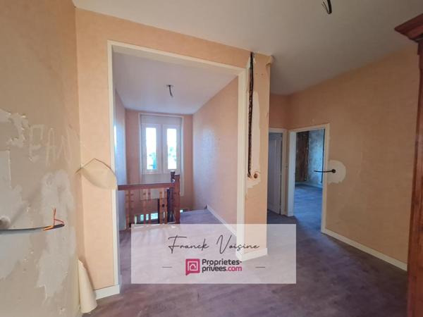 Maison de 212 m2 A VENDRE Les Herbiers Centre Ville - 4 Chambres et un bureau sur un terrain de 1150 m2