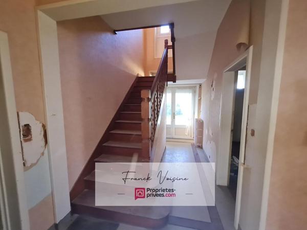 Maison de 212 m2 A VENDRE Les Herbiers Centre Ville - 4 Chambres et un bureau sur un terrain de 1150 m2