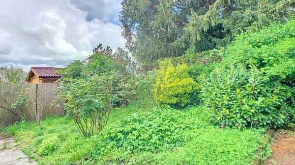 Maison en pierre à rénover de 88m², avec jardin et garage, à Nérac