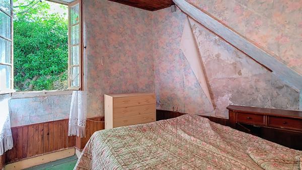 Maison en pierre à rénover de 88m², avec jardin et garage, à Nérac