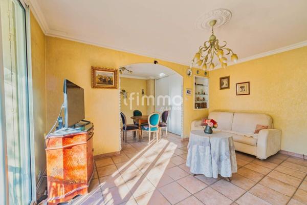 Appartement T2/T3 avec extérieur - Sainte Marguerite 13009