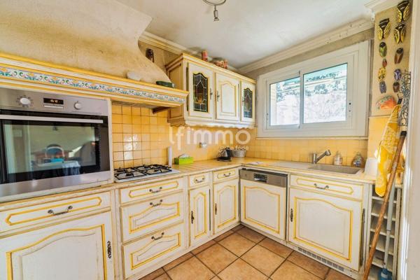 Appartement T2/T3 avec extérieur - Sainte Marguerite 13009