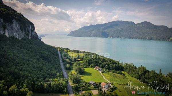 Propriété de Prestige avec Vue Imprenable sur le Lac du Bourget