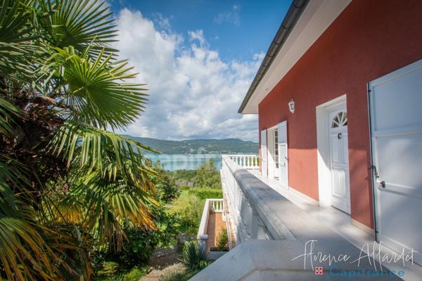 Propriété de Prestige avec Vue Imprenable sur le Lac du Bourget