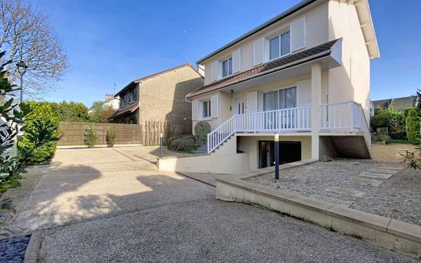 Maison à vendre    6 pièces • 135 m2 Guyancourt