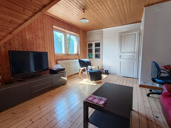 Maison - 8 pièces - 166 m²