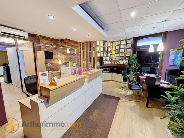 Vente                                                      Local commercial
                        
                     6 pièces                      149 m2                     à Reims