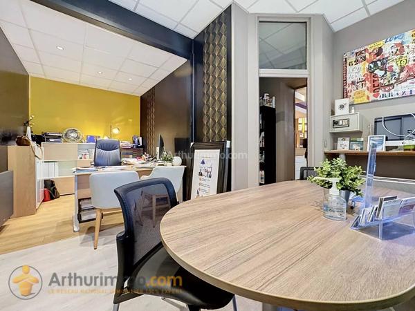 Vente                                                      Local commercial
                        
                     6 pièces                      149 m2                     à Reims