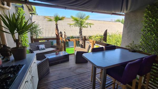 Maison Saint Martin De La Place 6 pièce(s) 170 m2 et local de 300m²