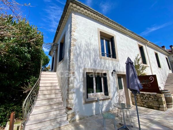 Domaine de Caractère d'environ 420 m2 avec possibilité d’activité de chambres d’hôtes et de gîtes ou potentiel familial !