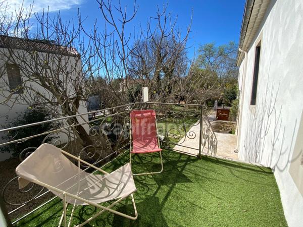 Domaine de Caractère d'environ 420 m2 avec possibilité d’activité de chambres d’hôtes et de gîtes ou potentiel familial !