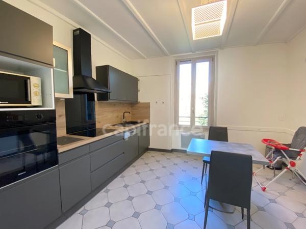 Domaine de Caractère d'environ 420 m2 avec possibilité d’activité de chambres d’hôtes et de gîtes ou potentiel familial !