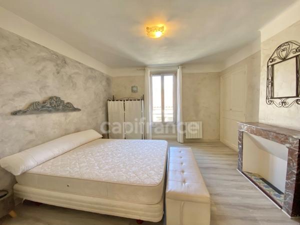 Domaine de Caractère d'environ 420 m2 avec possibilité d’activité de chambres d’hôtes et de gîtes ou potentiel familial !