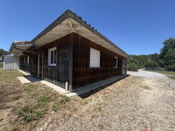 800M² DE BUREAUX ET BATIMENTS