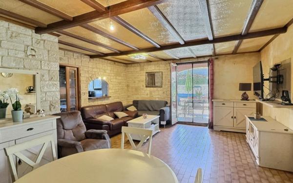 Maison à vendre    6 pièces •  Balan