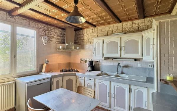 Maison à vendre    6 pièces •  Balan