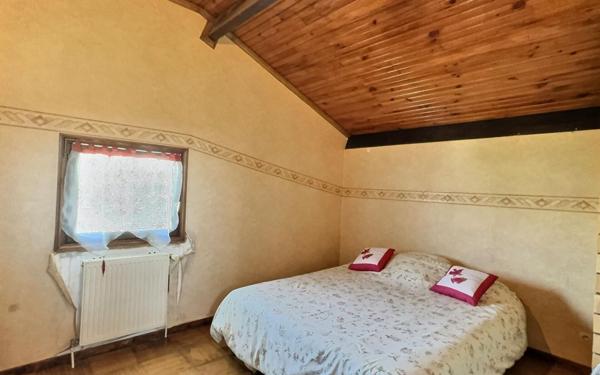 Maison à vendre    6 pièces •  Balan