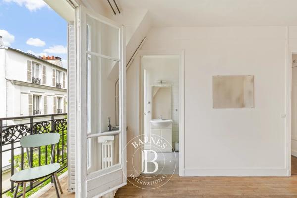 Paris 18ème, Appartement  26 m² à vendre