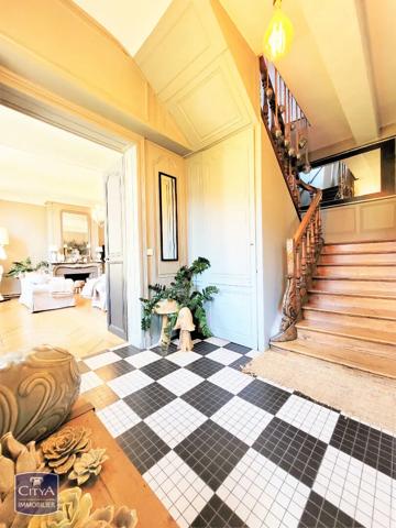 Maison à vendre 10 pièces 280m² Cambrai (59400)