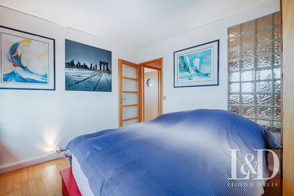 2 pièces en dernier étage avec vue imprenable et idéalement situé