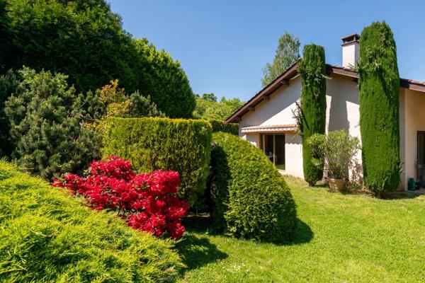 Collonges au Mont d'Or- Maison familiale d'environ 200m² - 4 chambres- Garage double-Terrain 2361m²