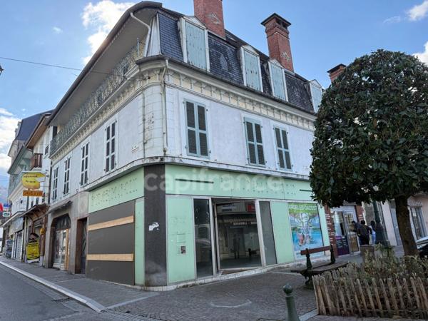 Immeuble à découper ou à rénover au cœur d'Argeles Gazost