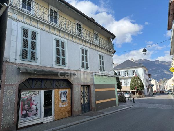 Immeuble à découper ou à rénover au cœur d'Argeles Gazost
