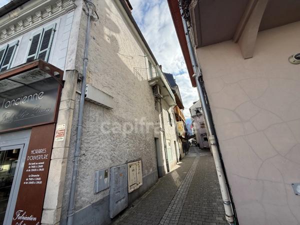 Immeuble à découper ou à rénover au cœur d'Argeles Gazost