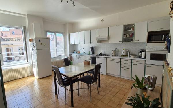 Appartement à vendre    4 pièces • 130,57 m2 Saint-Étienne