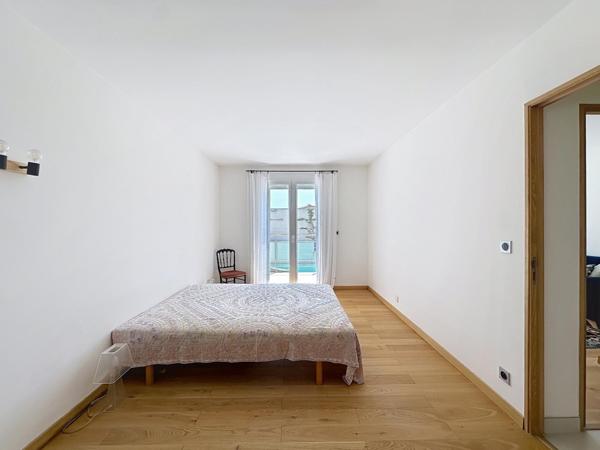 Villa rénovée avec piscine à débordement - Quartier recherché - 5 min du port et des commerces