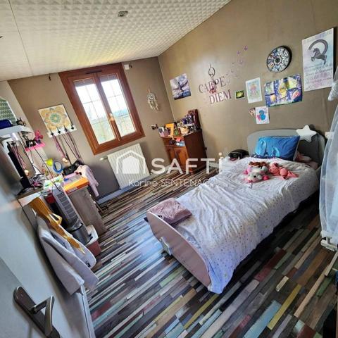 MAISON 5 CHAMBRES AVEC PANNEAUX PHOTOVOLTAIQUES ET POMPE A CHALEUR