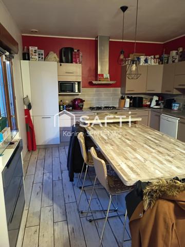 MAISON 5 CHAMBRES AVEC PANNEAUX PHOTOVOLTAIQUES ET POMPE A CHALEUR