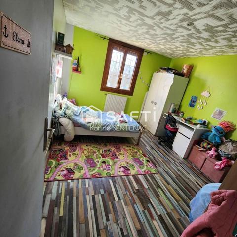 MAISON 5 CHAMBRES AVEC PANNEAUX PHOTOVOLTAIQUES ET POMPE A CHALEUR