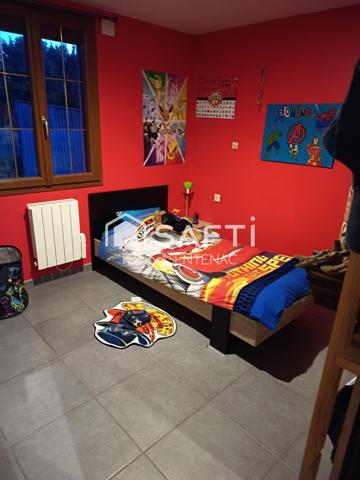 MAISON 5 CHAMBRES AVEC PANNEAUX PHOTOVOLTAIQUES ET POMPE A CHALEUR