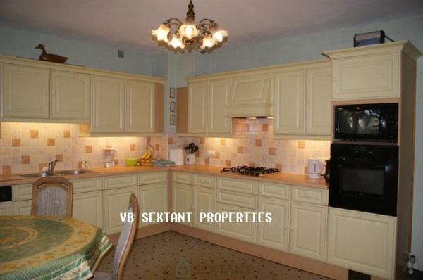 15 minutes de Saint-Emilion, belle maison pierre avec terrasse et  garage dans un magnifique parc arboré, agrémenté d'un  étang