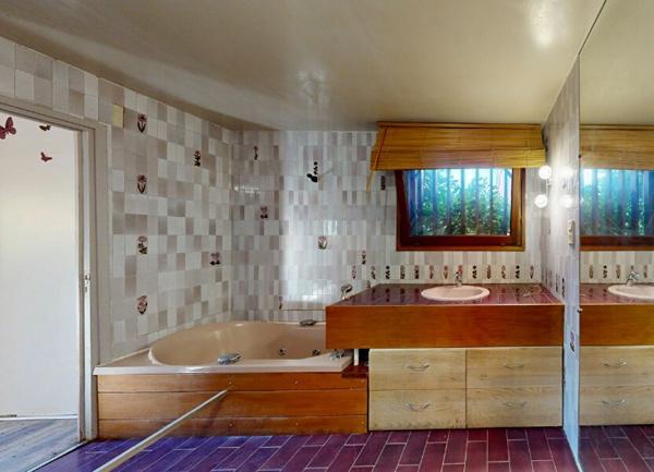 Maison à vendre  9 pièces • 242 m2 Ruoms