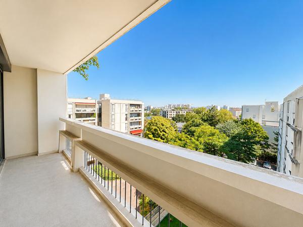Limite Rueil - 3 pièces avec balcon et parking