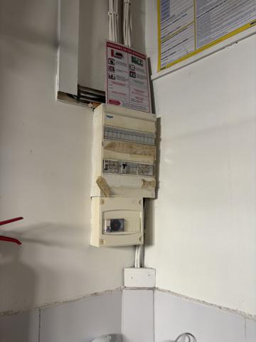 LOCAL COMMERCIAL AURILLAC (15) occupé avec rendemnt locatif