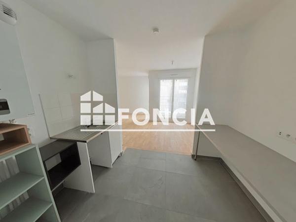 Location Studio 33 m² - Saint-ouen-sur-seine 93400