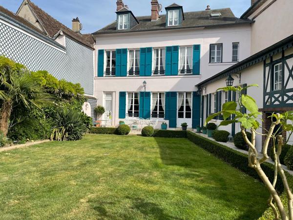 28210 NOGENT LE ROI centre ville 300 m2 terrain 959 m2