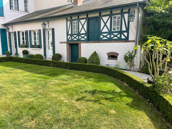 28210 NOGENT LE ROI centre ville 300 m2 terrain 959 m2