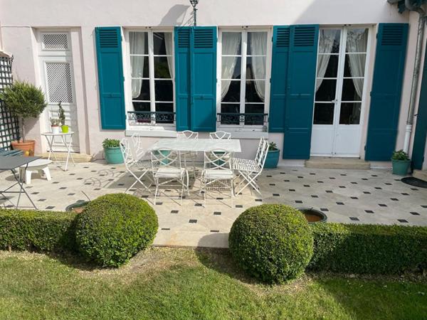 28210 NOGENT LE ROI centre ville 300 m2 terrain 959 m2
