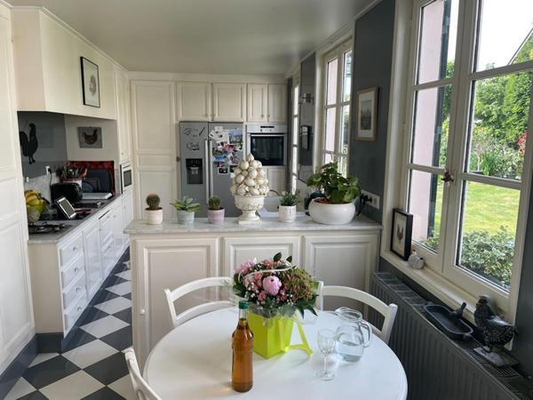 28210 NOGENT LE ROI centre ville 300 m2 terrain 959 m2