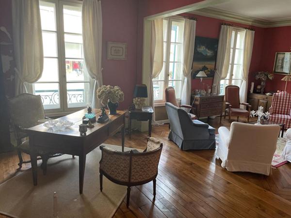 28210 NOGENT LE ROI centre ville 300 m2 terrain 959 m2