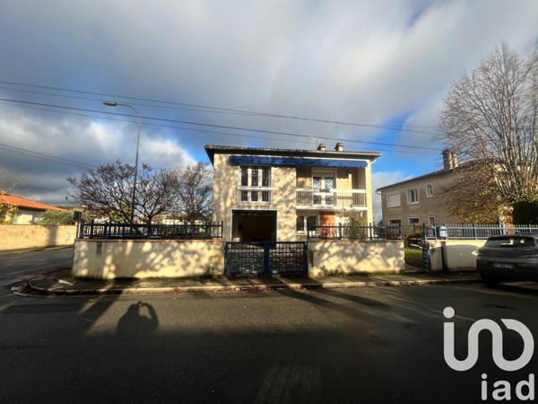 Maison 9 pièces de 199 m² à Gaillac (81600)