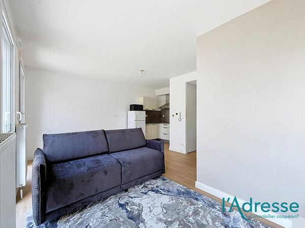 Appartement Laval 1 pièce(s) - Place de parking - 5 min de la gare - meublé