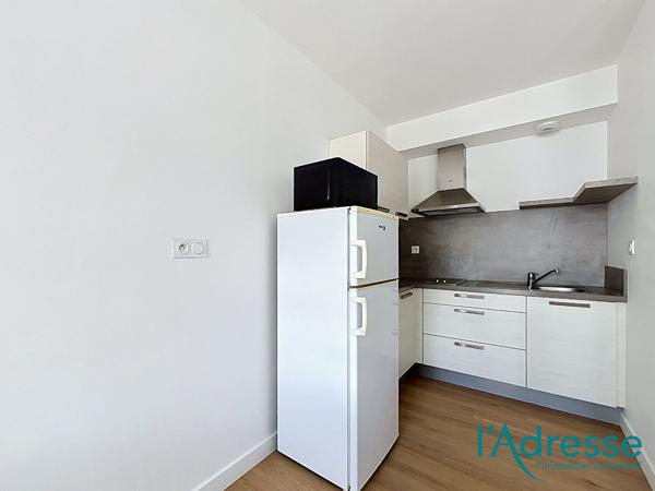 Appartement Laval 1 pièce(s) - Place de parking - 5 min de la gare - meublé