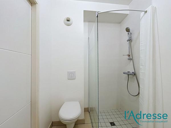 Appartement Laval 1 pièce(s) - Place de parking - 5 min de la gare - meublé