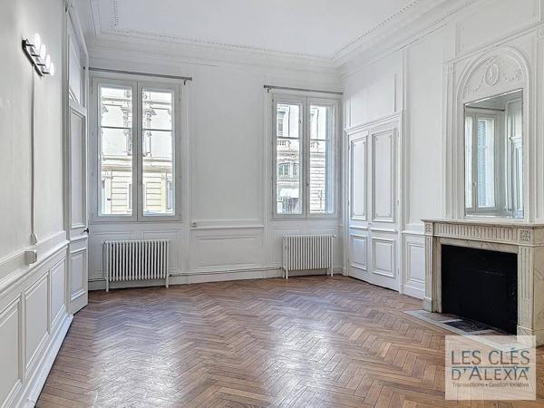 LYON 6ᵉ – TRIANGLE D’OR | BUREAUX DE PRESTIGE DE 152 m² – POSSIBILITÉ D’HABITATION